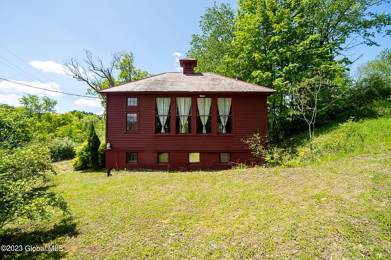3rd image of 680 County Route 49