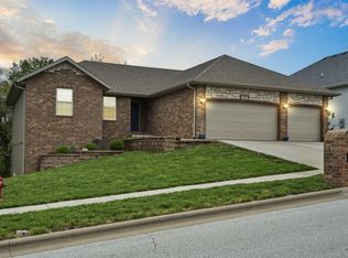 1093 E Lakota Street, Nixa, MO 65714