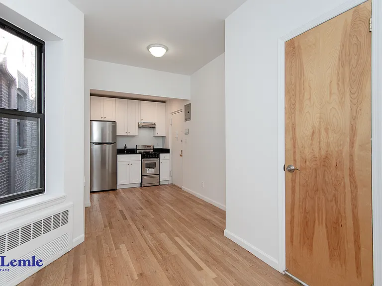 7 Jones St #5B — Photo 4