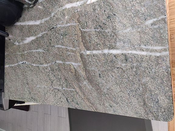 3rd image of 5943 N Winthrop Ave #1D