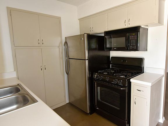 5th image of 8005 Pinedale Cv #A