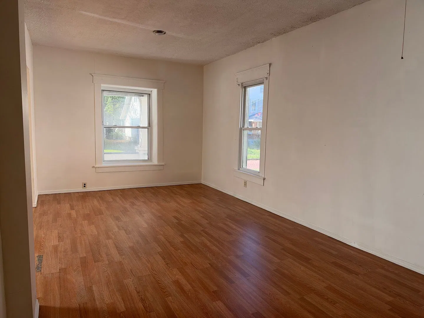 999 Collinwood Avenue — Photo 3