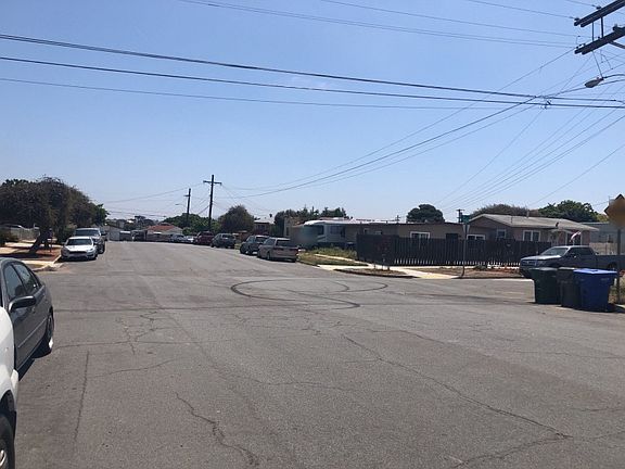 5th image of 1027 E 5th St