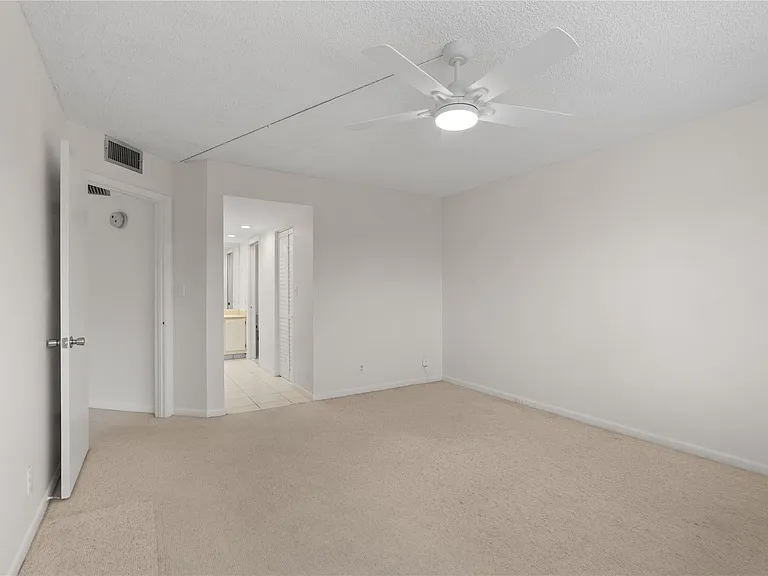 1801 Eleuthera Point #J3 — Photo 16