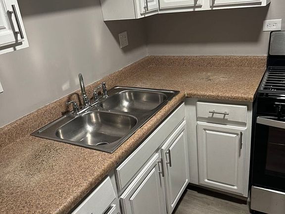 3rd image of 5334 W Madison St #5354-1