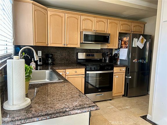 4th image of 5033 Brooklawn Pl