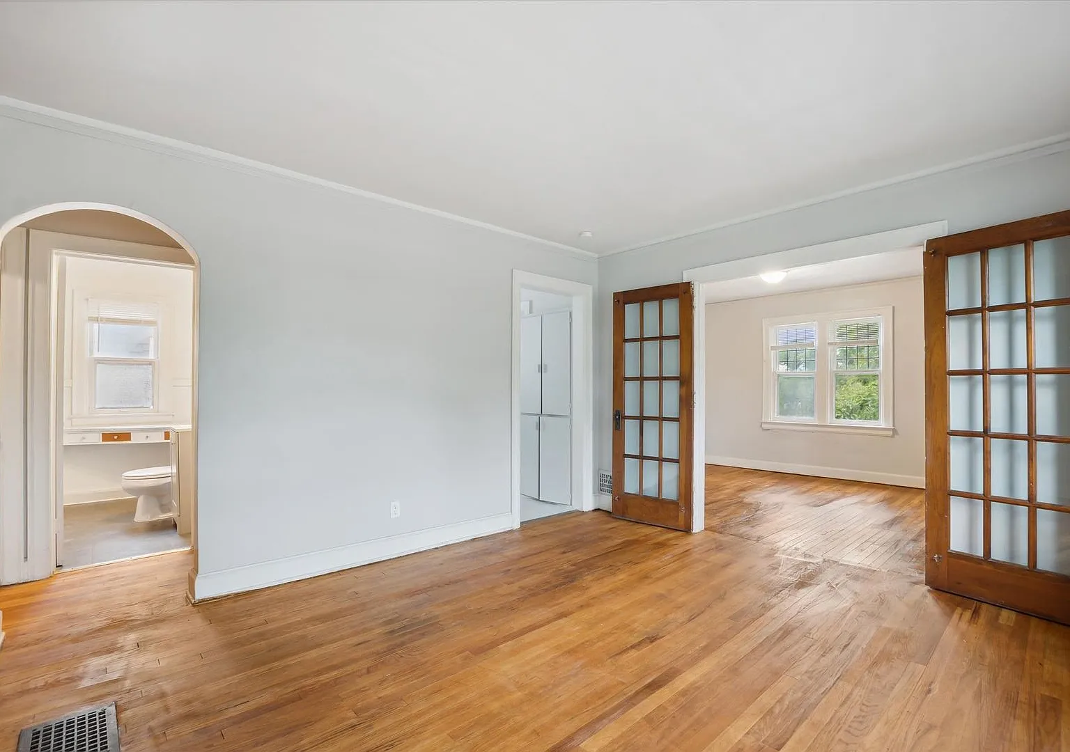 15758 Mendota - GSP Realty 5 LLC — Photo 3