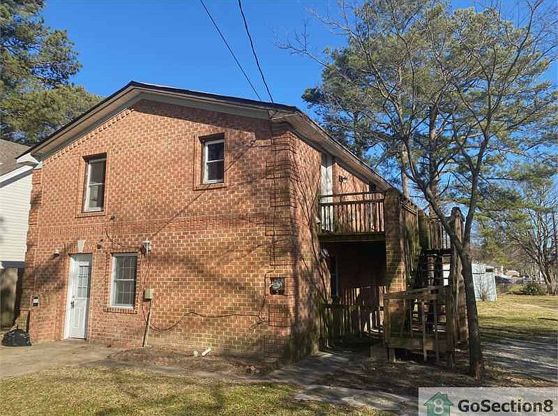 1st image of 913 Augusta Ave #B