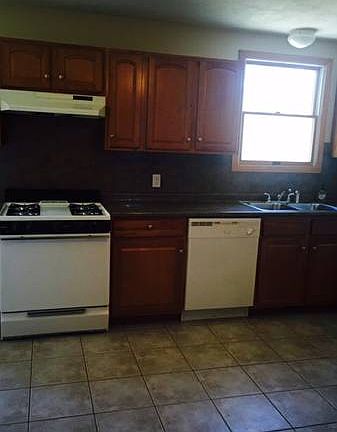 2nd image of 17 Lynn Ave