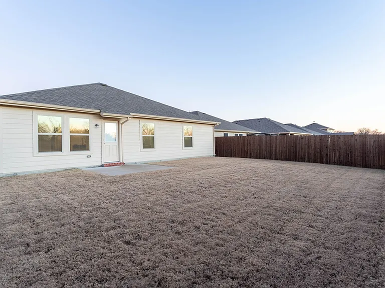 1009 Riverstone Trl — Photo 5