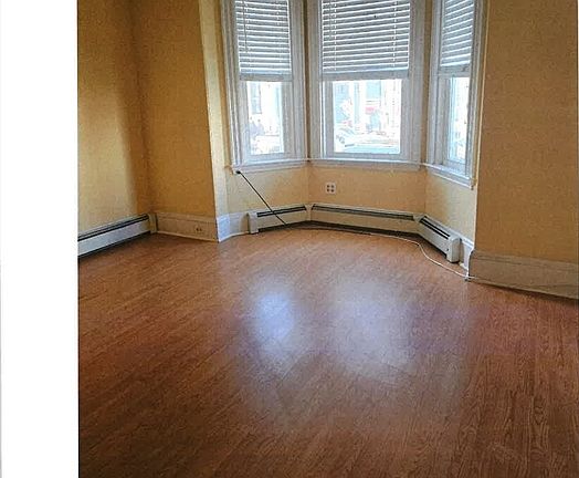 3rd image of 755 E 5th St #755