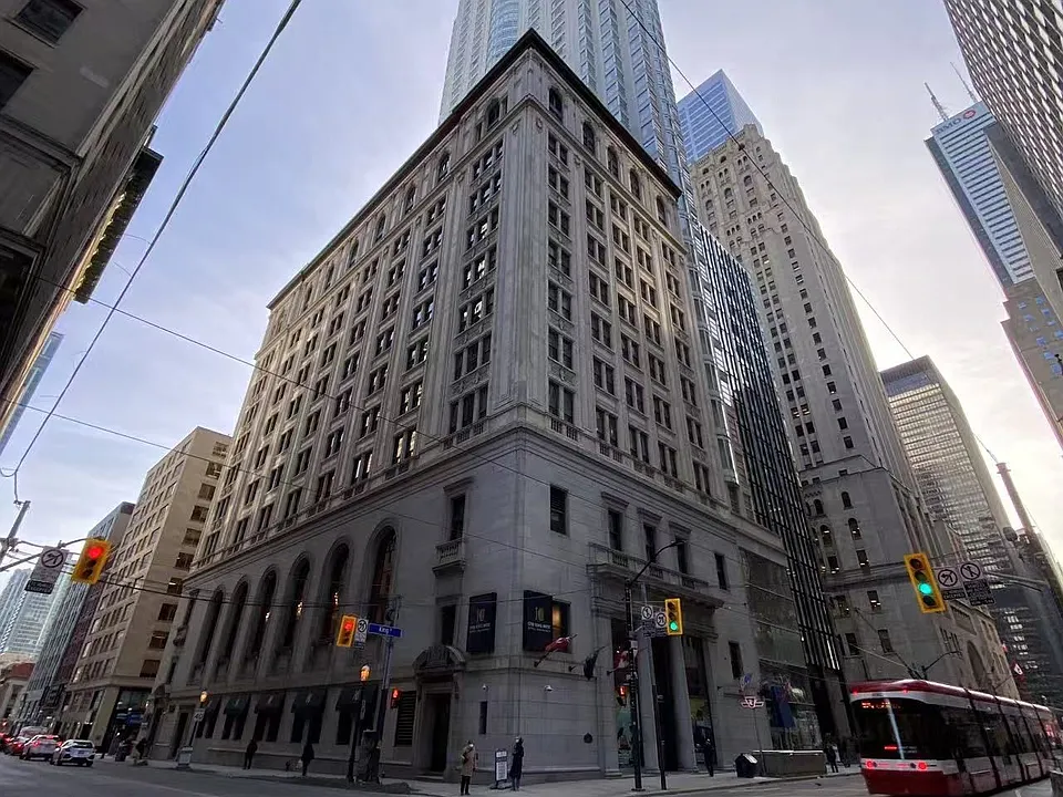1 King St W #2107
