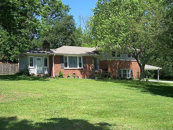 2nd image of 601 N Graycroft Ave