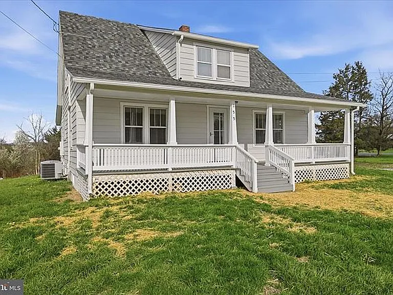 155 Royal Ave — Photo 1