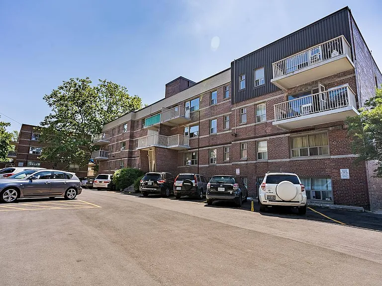 2527 Lake Shore Blvd W — Photo 12