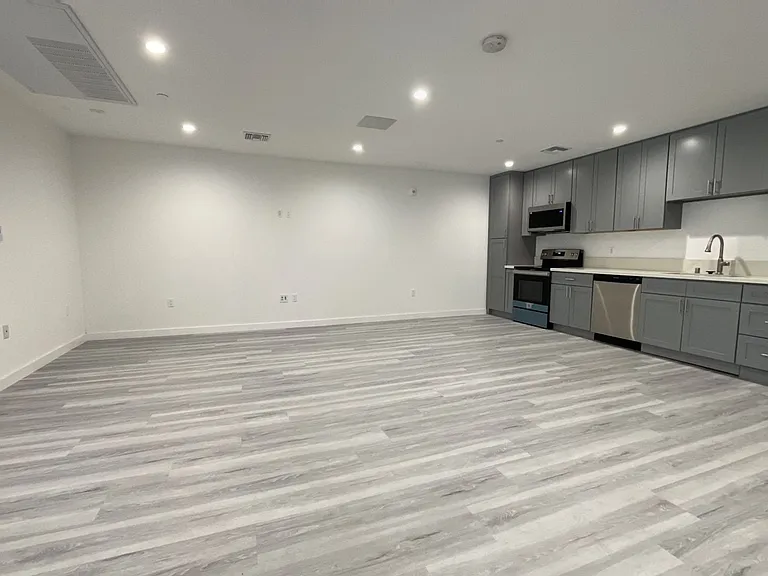 The Jordan Heights — Photo 10
