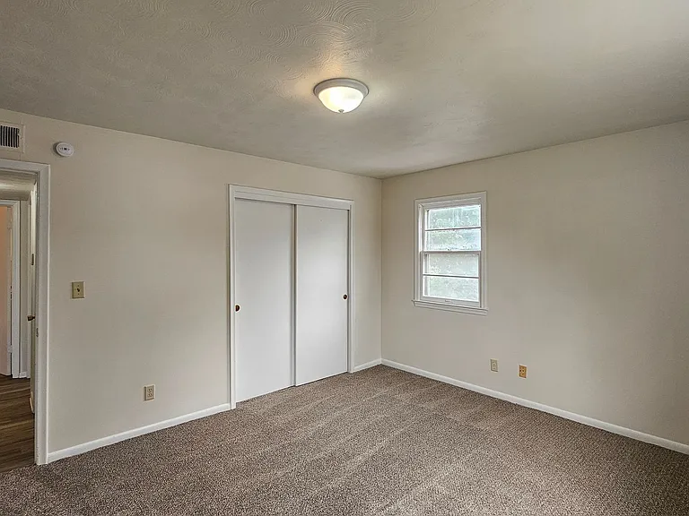 4844 Taylor St — Photo 13