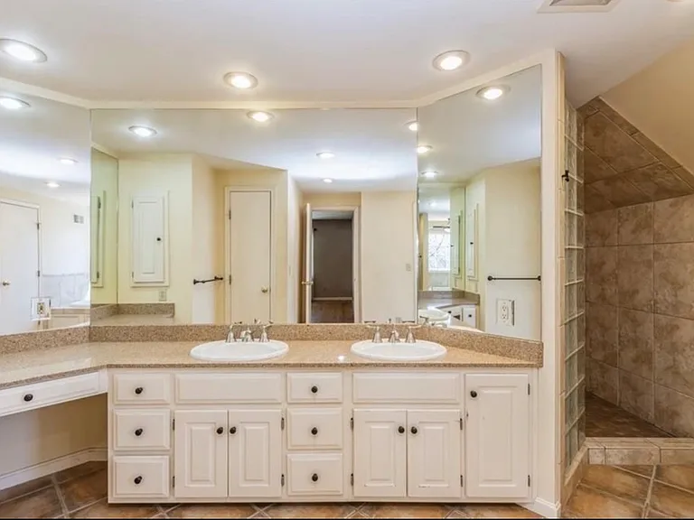 1028 Arno Rd — Photo 3