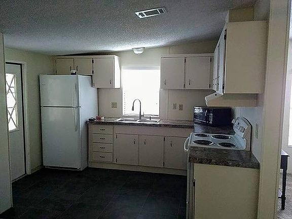 5th image of 6512 Lakewood Dr Unit D