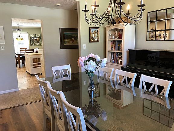 4th image of 414 Millhollow Ln