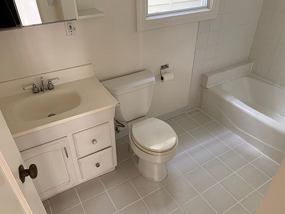 2nd image of 51 Sanchez St