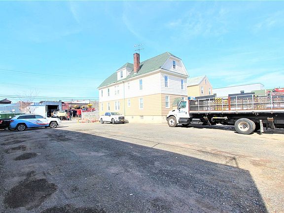 4th image of 18-25 128th St