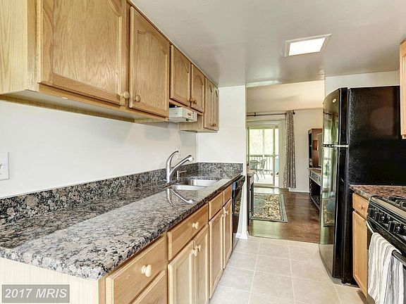 3rd image of 5461 Hildebrand Ct