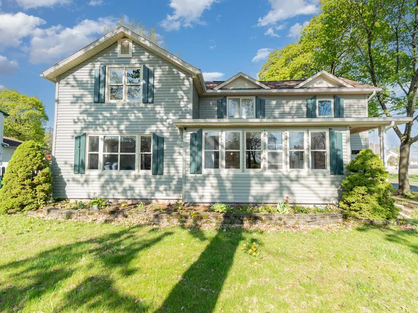 202 S Kinney Ave, Mount Pleasant, MI 48858