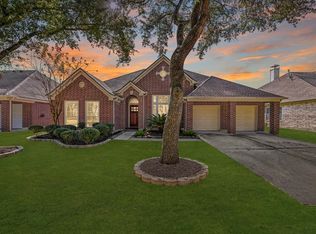 3118 Red Maple Dr, Friendswood, TX 77546