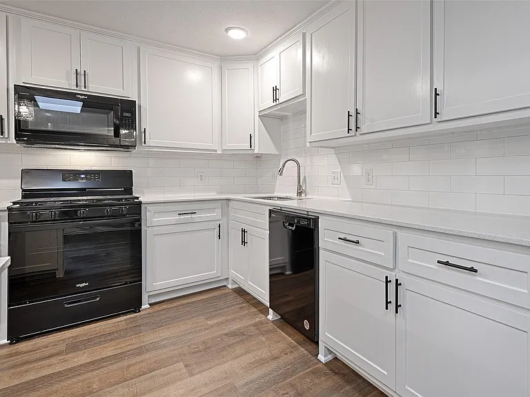 2639 Forest Grove Dr — Photo 4