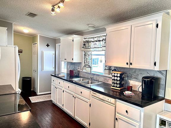 5th image of 1581 Venice Ct