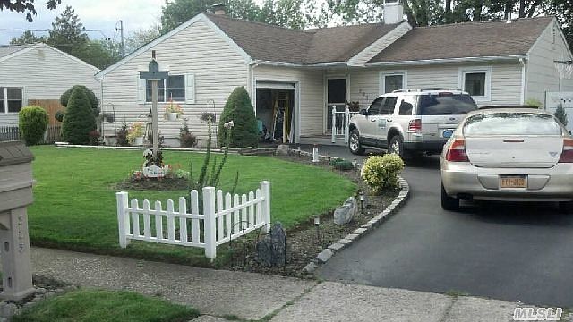 1st image of 225 Stuyvesant Dr