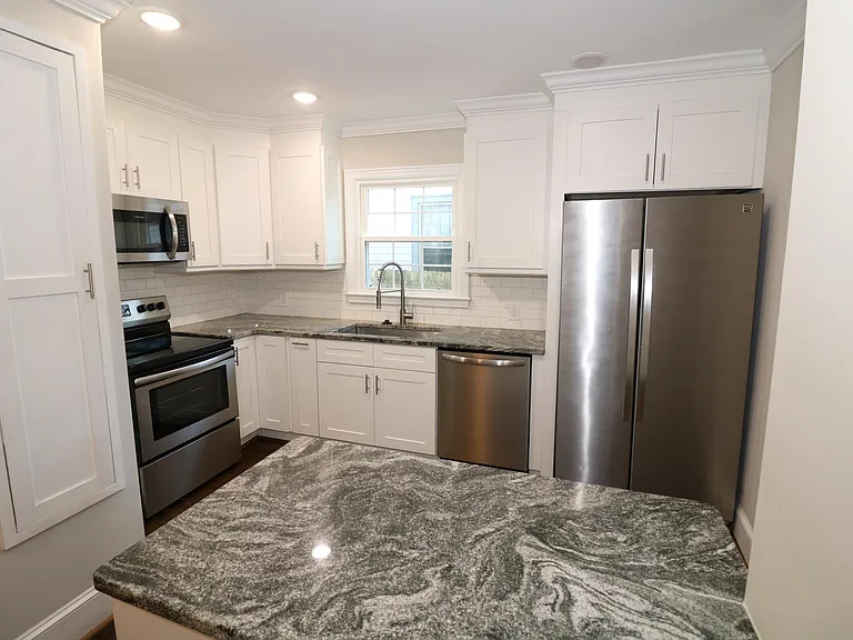 2227 Celia Ave — Photo 2