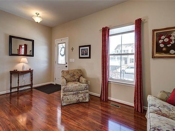 3rd image of 65 Silversides Way