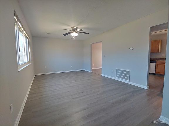 4th image of 5623 Foxglove Ln