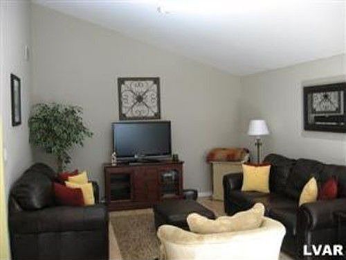 5th image of 1325 Barrington Dr