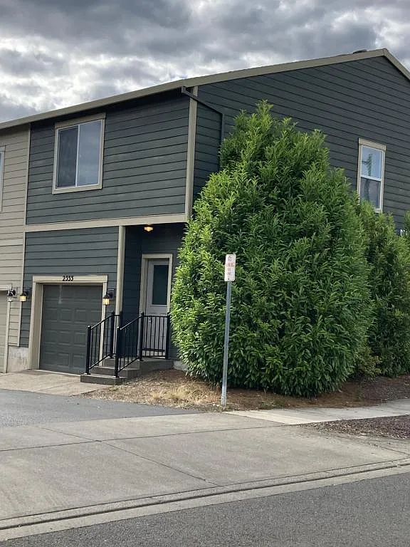 Building Photo - 2555 Carson Loop