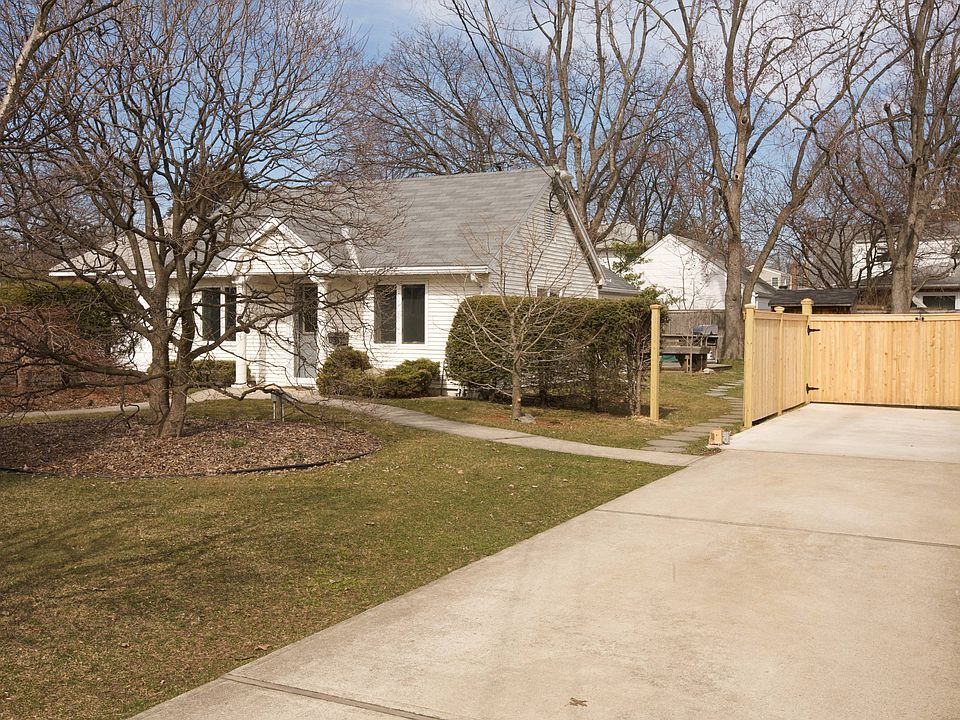 1st image of 393 Locust St