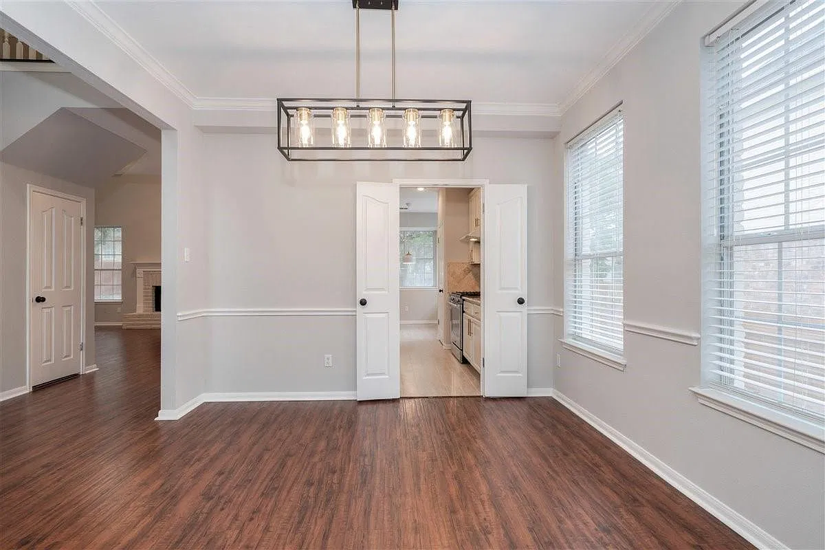 5 bed, 3.0 bath, 2956 sqft, $3,850 — Photo 4