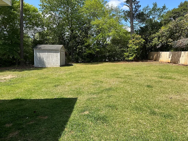 102 McCormick Ave — Photo 11