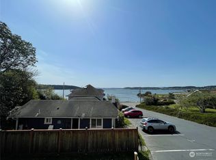 1199 SE 9th Ave APT 203, Oak Harbor, WA