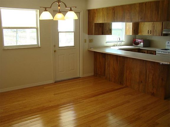DINING ROOM & KITCHEN
