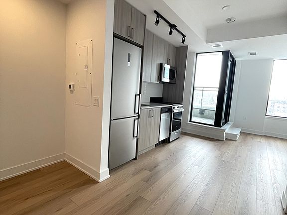 4th image of 758 Dovercourt Rd #508