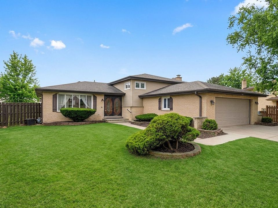 1st image of 912 River Forest Ct