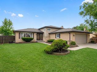 912 River Forest Ct, Bensenville, IL 60106