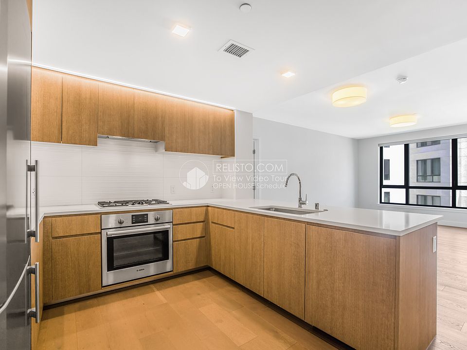 1st image of 1300 22nd St #315