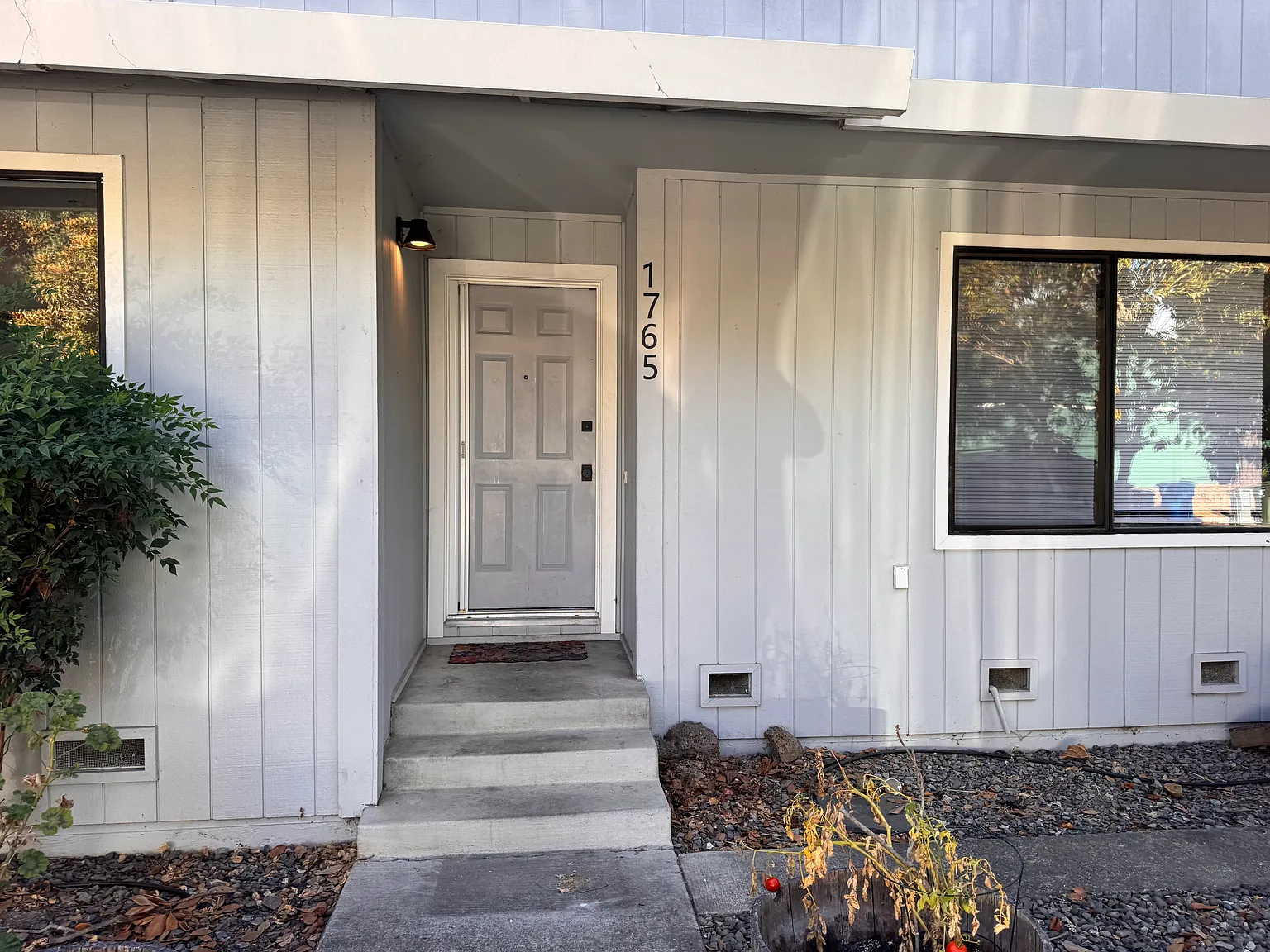 3 bed, 1400 sqft, $3,150 — Photo 2