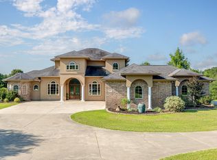 379 Dr Davis Rd, Calhoun, LA 71225