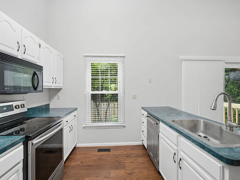 27 Ryan Ct — Photo 12
