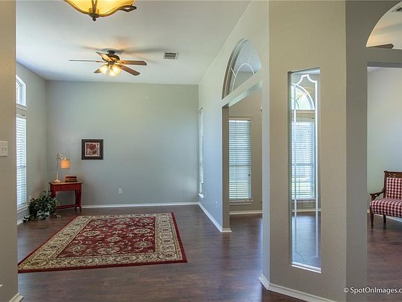 5th image of 7413 Westhaven Dr